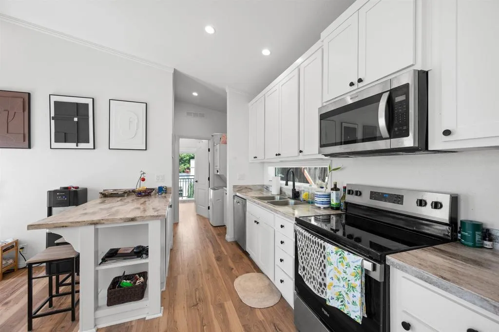 https://cdn.realtyfeed.com/cdn/127/306779883/add1f3515e7a640264c19c245b96f10b.webp