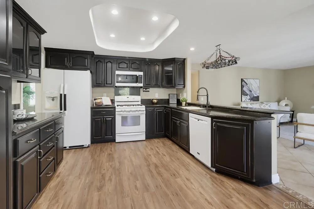 https://cdn.realtyfeed.com/cdn/127/306779884/6a6ad420518433766043bb3db6971a72.webp