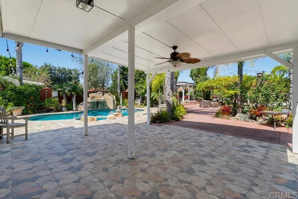 https://cdn.realtyfeed.com/cdn/127/306779884/9ff90a910e852d3305fd88ee2e692d01.webp