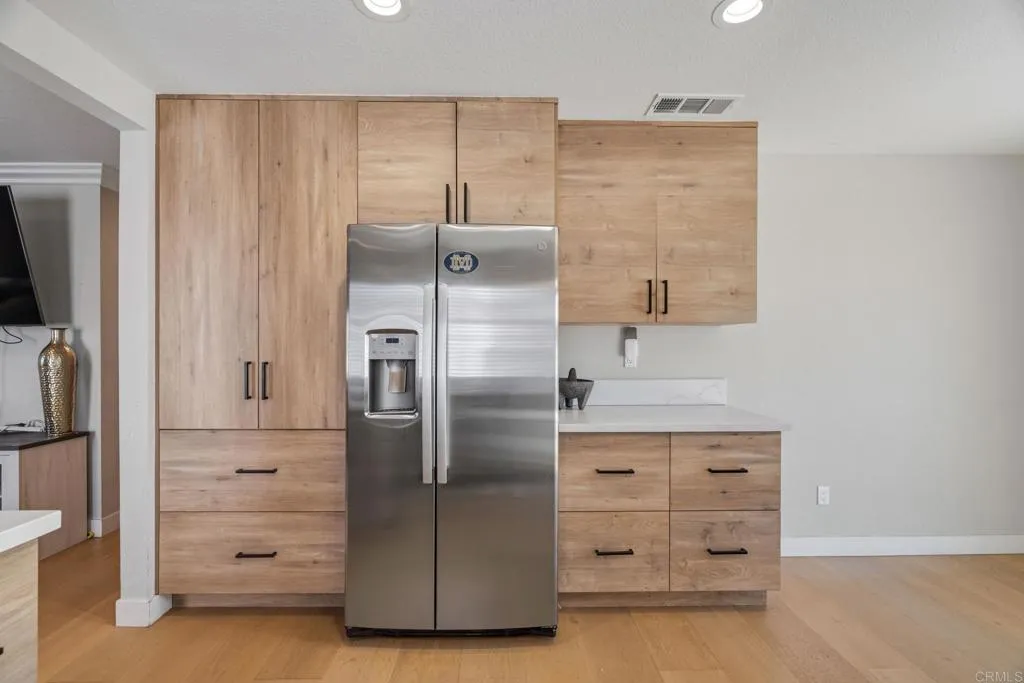 https://cdn.realtyfeed.com/cdn/127/306779895/501604fb9256c35e8efad4583a174713.webp