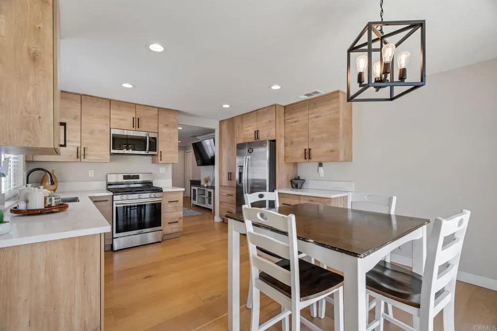 https://cdn.realtyfeed.com/cdn/127/306779895/a559b567b468d4dc32ab0449e87fed7f.webp