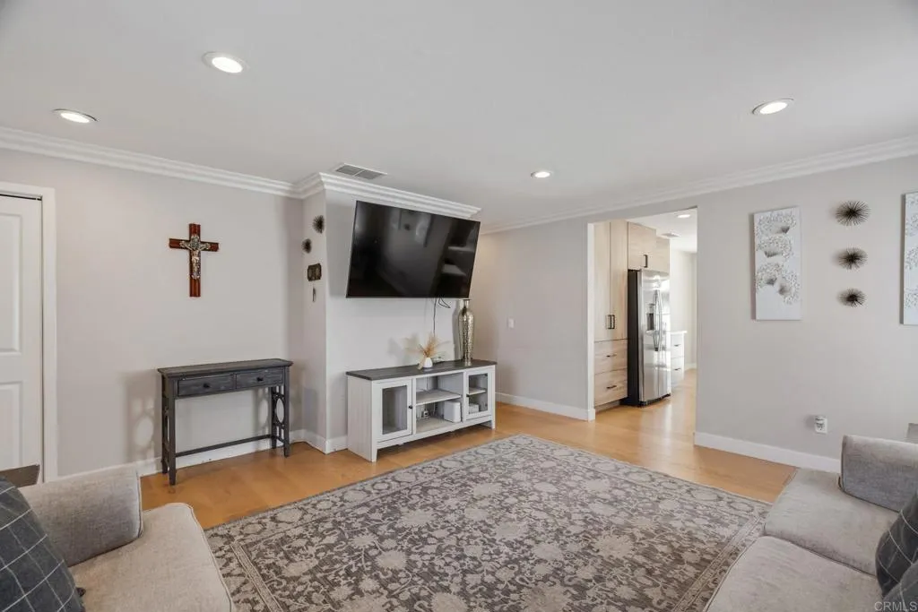 https://cdn.realtyfeed.com/cdn/127/306779895/c83d0198284ca45cb31a8d80246d5af6.webp