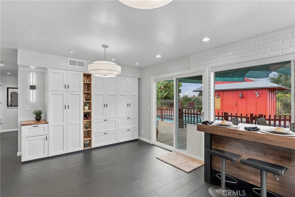 https://cdn.realtyfeed.com/cdn/127/306779906/e84d50dc13f1524a49f17f33e311e00f.webp