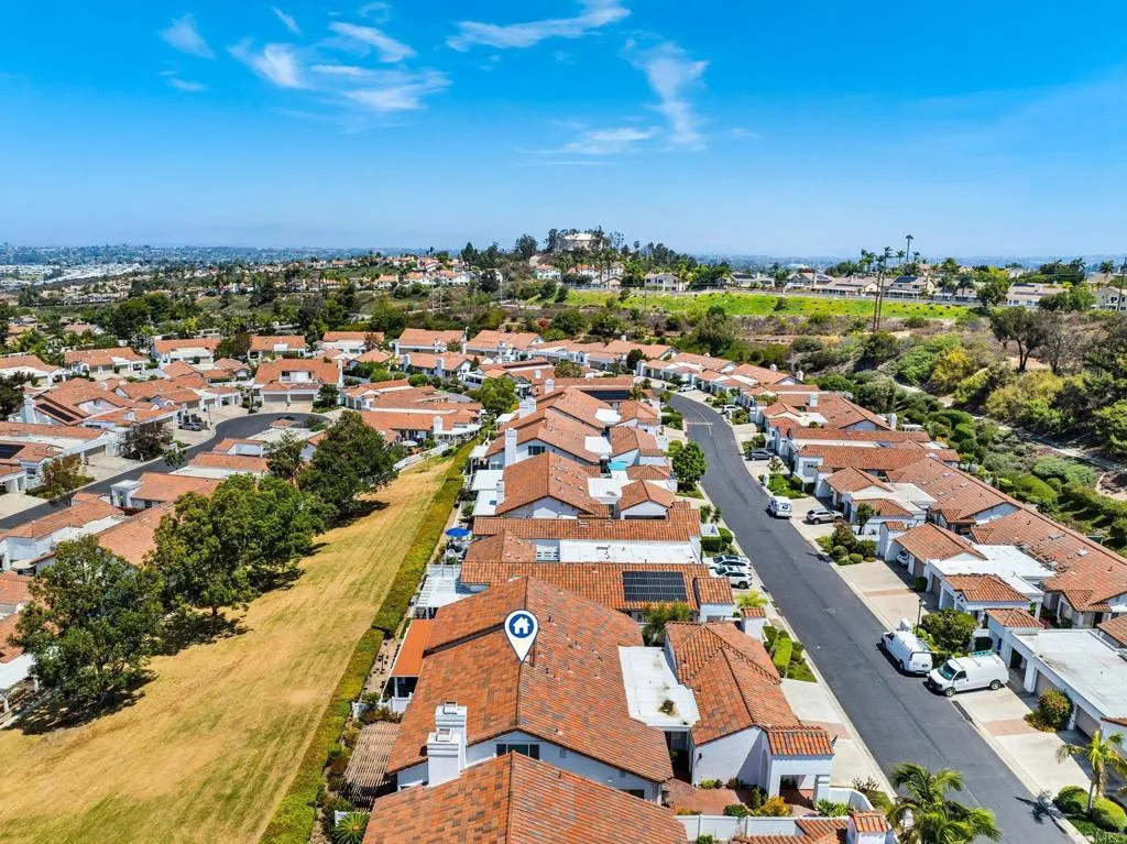 https://cdn.realtyfeed.com/cdn/127/306779960/6e14f4269c344a448e4f5747ca73a748.webp