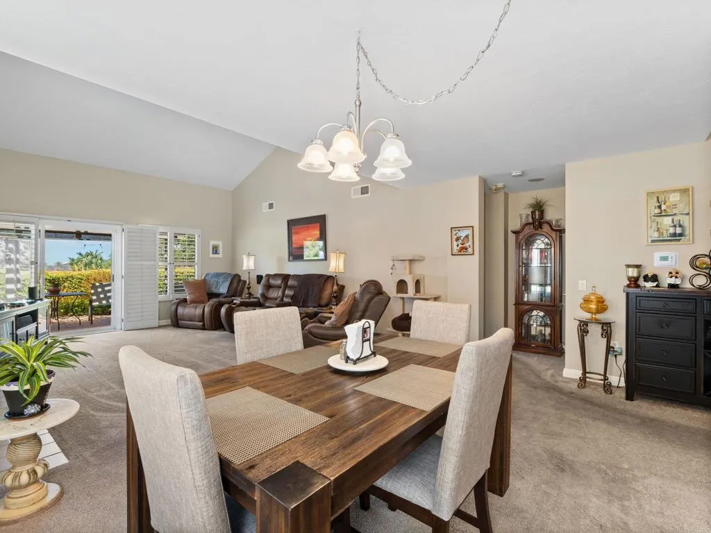 https://cdn.realtyfeed.com/cdn/127/306779960/7a48a977740135d54a4ab74fc62b3698.webp