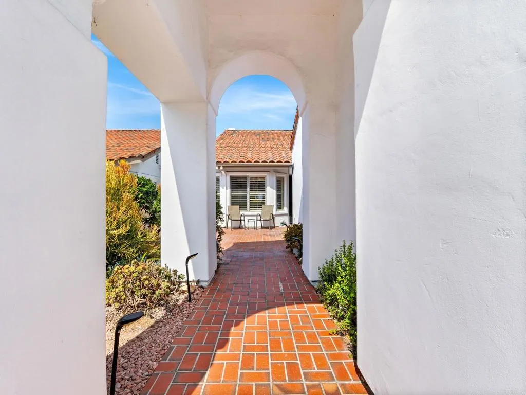 https://cdn.realtyfeed.com/cdn/127/306779960/c1f397e75cf8fc6088bc68ddff045645.webp