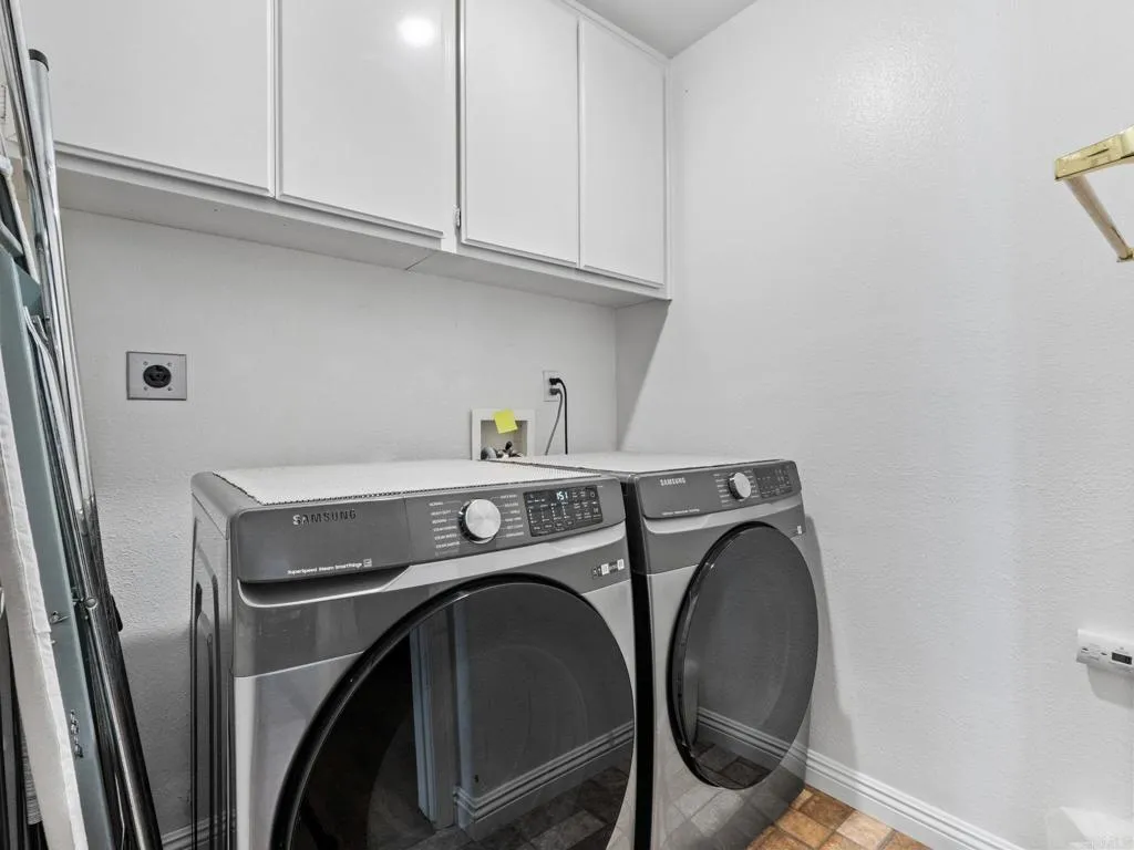 https://cdn.realtyfeed.com/cdn/127/306779960/d17b1a641c19a1a2c41ebb8de963e2e1.webp