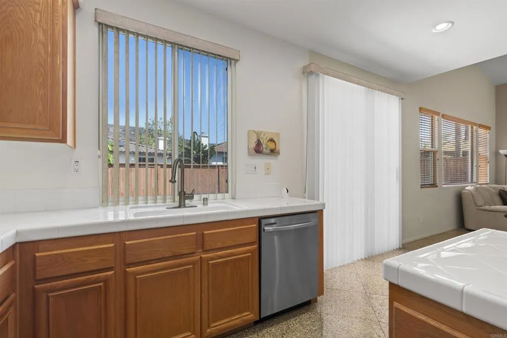 https://cdn.realtyfeed.com/cdn/127/306780033/0ff8e281951619c2be70fd118c2dab23.webp