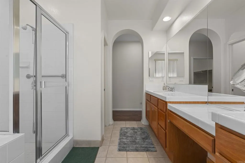 https://cdn.realtyfeed.com/cdn/127/306780033/30d9bc3124fb7a95ec5acdb1322ece71.webp