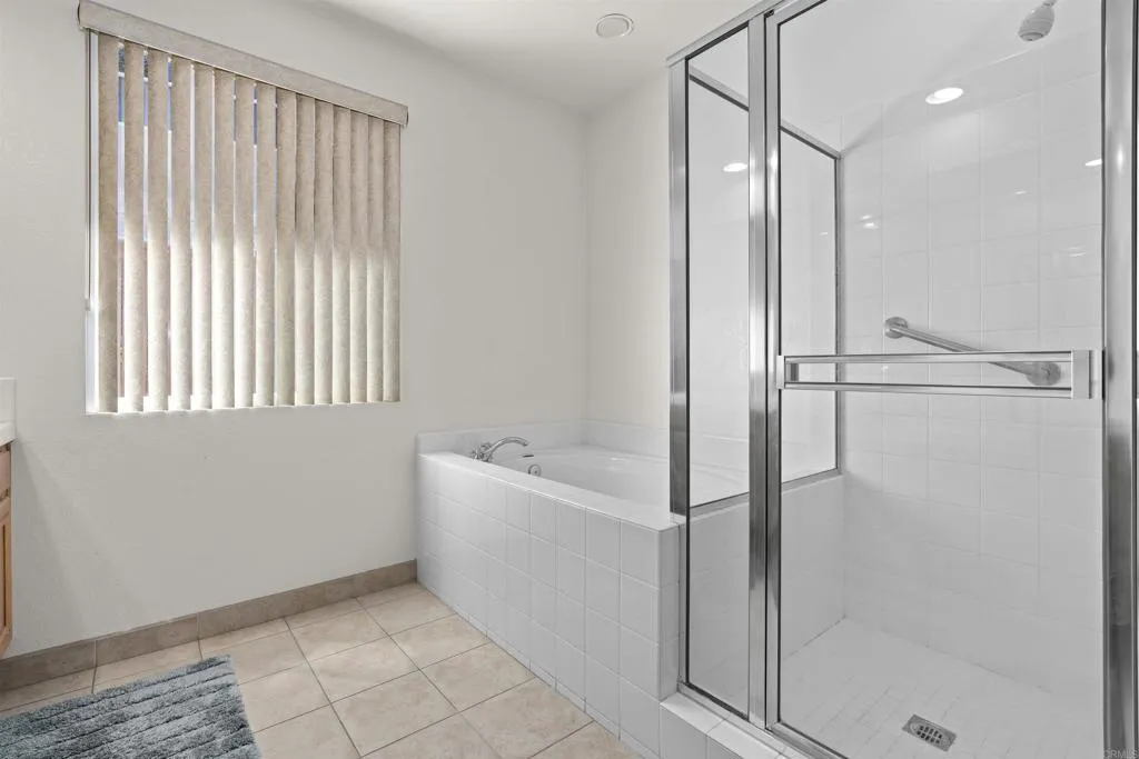 https://cdn.realtyfeed.com/cdn/127/306780033/406c5bbc1def30b85b592bb5445a3392.webp
