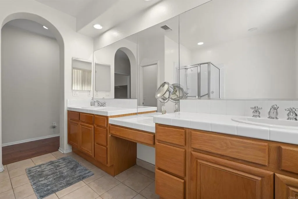 https://cdn.realtyfeed.com/cdn/127/306780033/6368c1ac5c71be729b04750365a66eef.webp