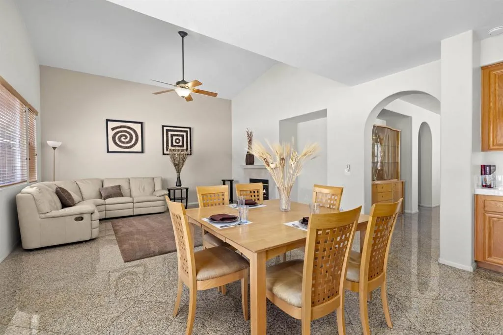 https://cdn.realtyfeed.com/cdn/127/306780033/86ae3199ee19c9bac2e4cef9ecf79f75.webp