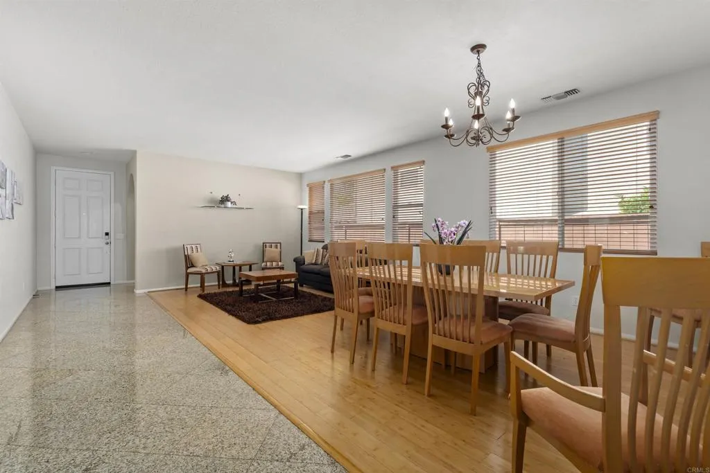 https://cdn.realtyfeed.com/cdn/127/306780033/c15b9a630e8e03f007ec3fb89c337844.webp