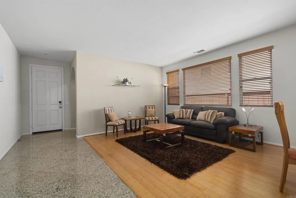 https://cdn.realtyfeed.com/cdn/127/306780033/e1ca146fc472c9712a96a79937ad2920.webp