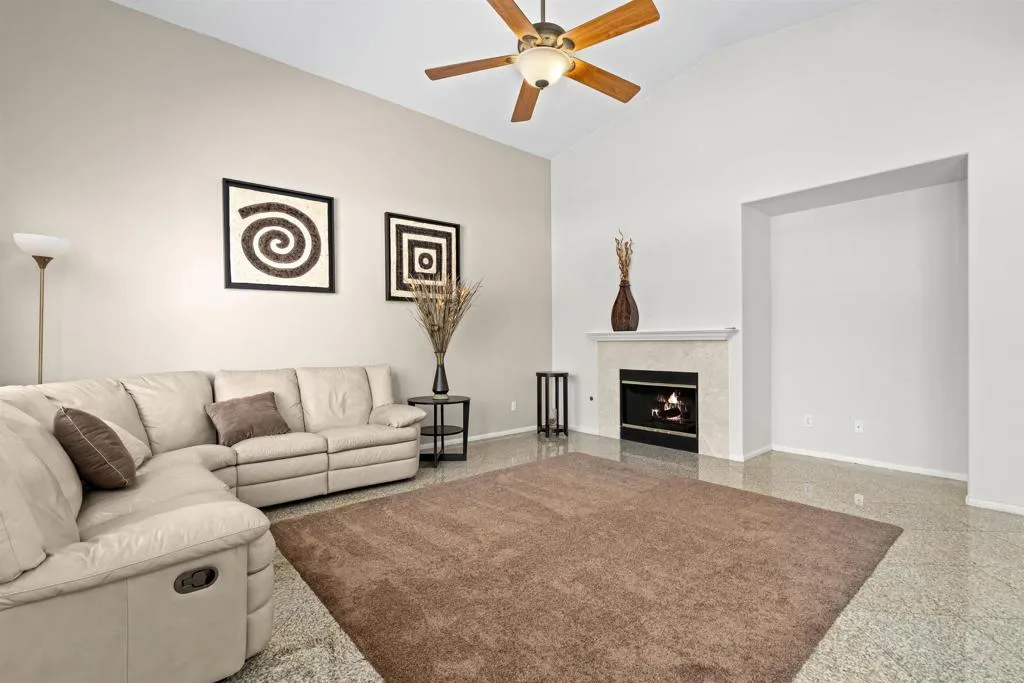 https://cdn.realtyfeed.com/cdn/127/306780033/e2e155c4af7cacde1103bd9c3257fb99.webp