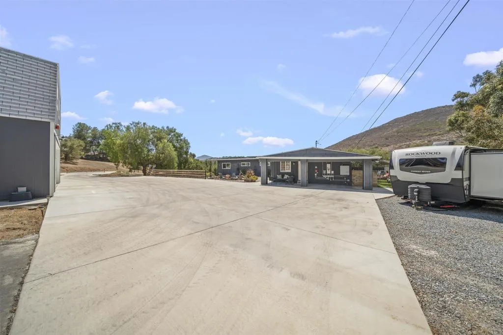 https://cdn.realtyfeed.com/cdn/127/306780038/123d435d296634a41a2daaedefbabd87.webp