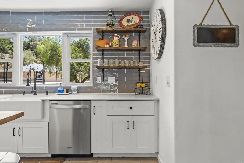 https://cdn.realtyfeed.com/cdn/127/306780038/22bd8287c46b933cc12ee55ddc69e92b.webp