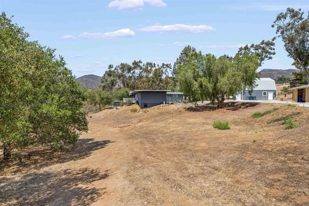 https://cdn.realtyfeed.com/cdn/127/306780038/2ad6a94fcb2ab3912973e2ad5e5dfca1.webp