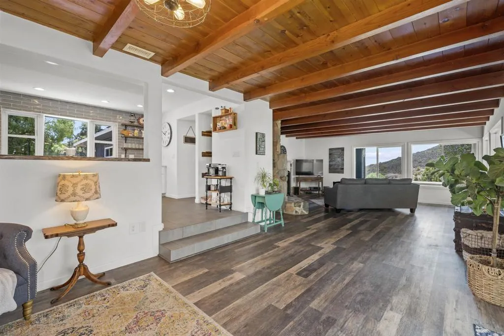 https://cdn.realtyfeed.com/cdn/127/306780038/35a0120e0cbc1efb1124ab659e7e79f2.webp