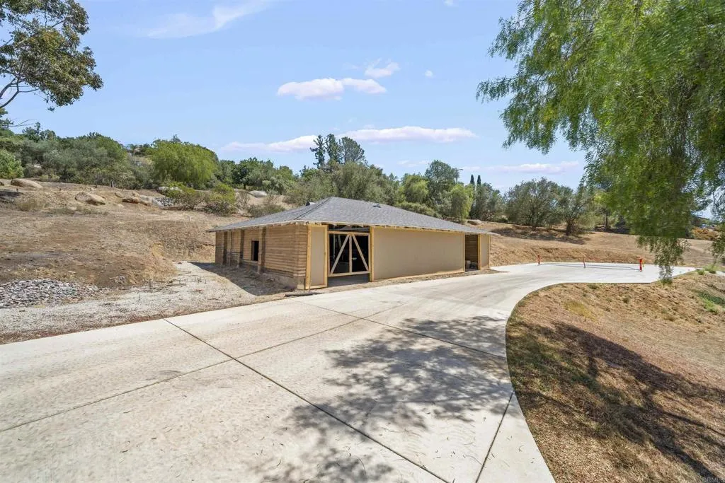 https://cdn.realtyfeed.com/cdn/127/306780038/97cc59862d66dd72f9f00184edf43a6e.webp