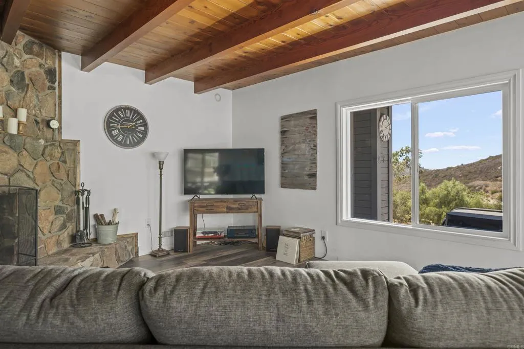 https://cdn.realtyfeed.com/cdn/127/306780038/d631e5aedd423921ce1b51f49fcab002.webp