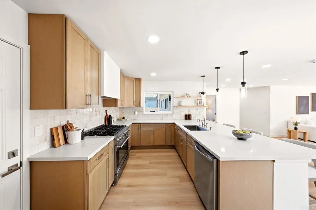 https://cdn.realtyfeed.com/cdn/127/306780081/57fe5bb594f279fd84fdfdae77afa0fc.webp