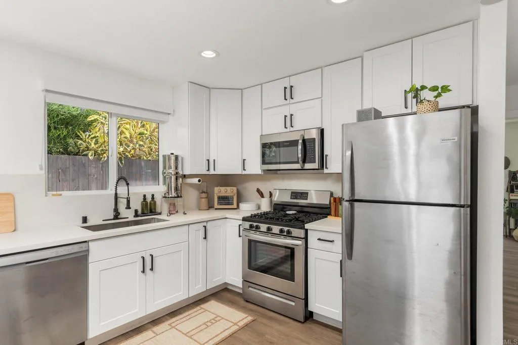 https://cdn.realtyfeed.com/cdn/127/306780098/71dc1ebac9ddc089623e34916e6c56e7.webp