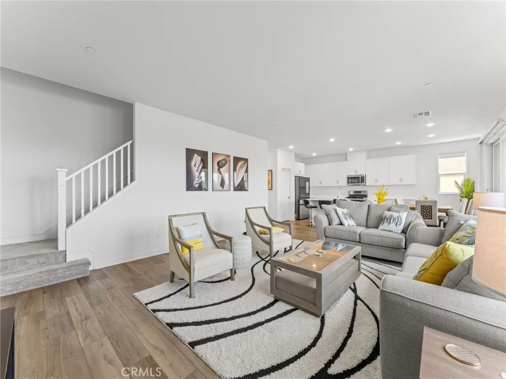 https://cdn.realtyfeed.com/cdn/127/306780229/1c1a098c395db3e17d6b6d59b9deef42.webp