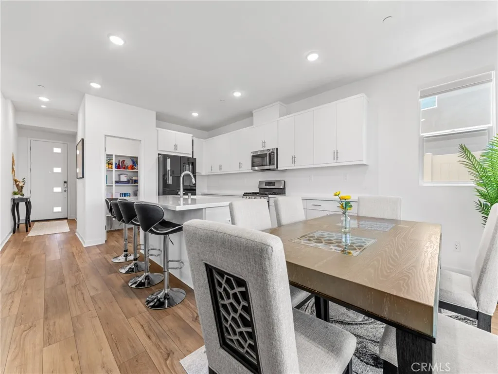 https://cdn.realtyfeed.com/cdn/127/306780229/3cb0ad086dcd6e038700ef25a90c8a72.webp