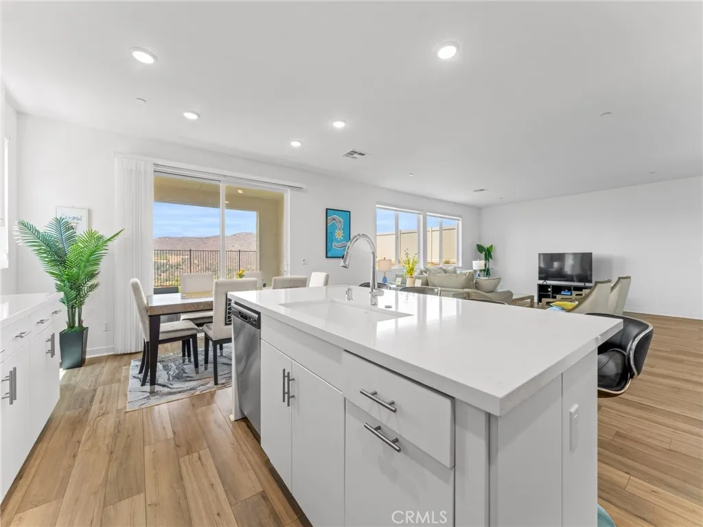 https://cdn.realtyfeed.com/cdn/127/306780229/4c936188a5f01bbbbb8c77787d86e34d.webp