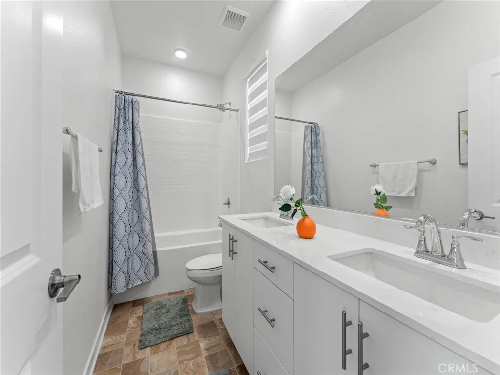 https://cdn.realtyfeed.com/cdn/127/306780229/50001e1f17f546ca911c8750aeac430b.webp