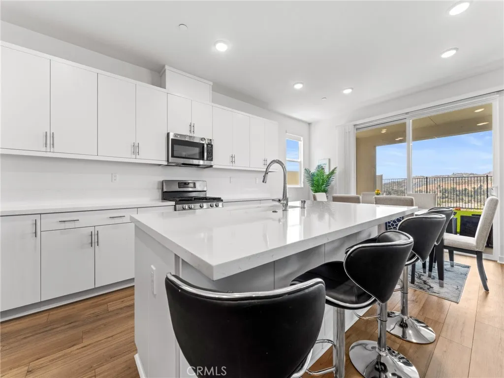 https://cdn.realtyfeed.com/cdn/127/306780229/6dc2b9f780238dfadca70cf96918ccf7.webp