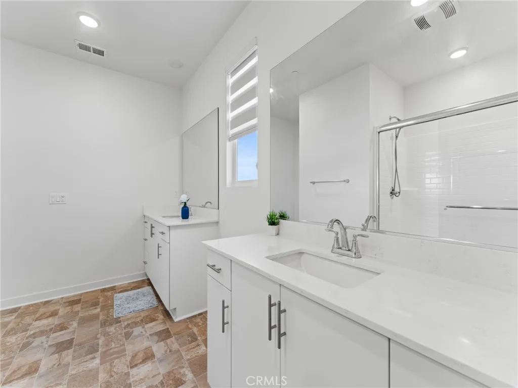 https://cdn.realtyfeed.com/cdn/127/306780229/7c56eb0674a5e49a71dd7a97b5afb90d.webp