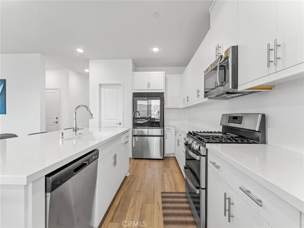 https://cdn.realtyfeed.com/cdn/127/306780229/7f998f6d170d4e7f901e2907bc300a9f.webp