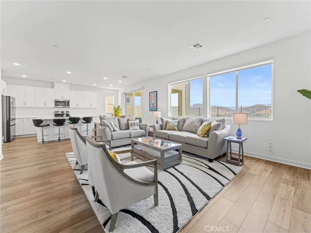 https://cdn.realtyfeed.com/cdn/127/306780229/8f16476b3316fc80cd49a701220188b0.webp