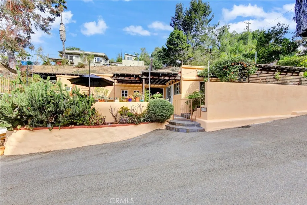 https://cdn.realtyfeed.com/cdn/127/306780265/7abe3c1a3be37e8f275ad8881ca3793d.webp