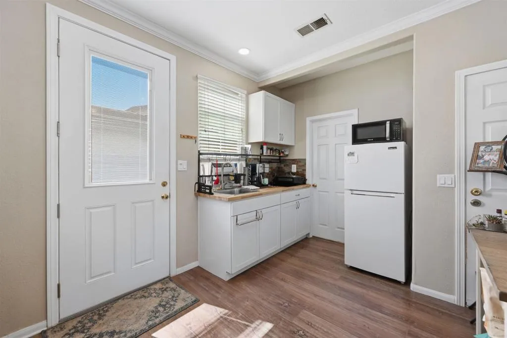 https://cdn.realtyfeed.com/cdn/127/306780275/5792cbd7cbf89f46af44487ea9babeb9.webp