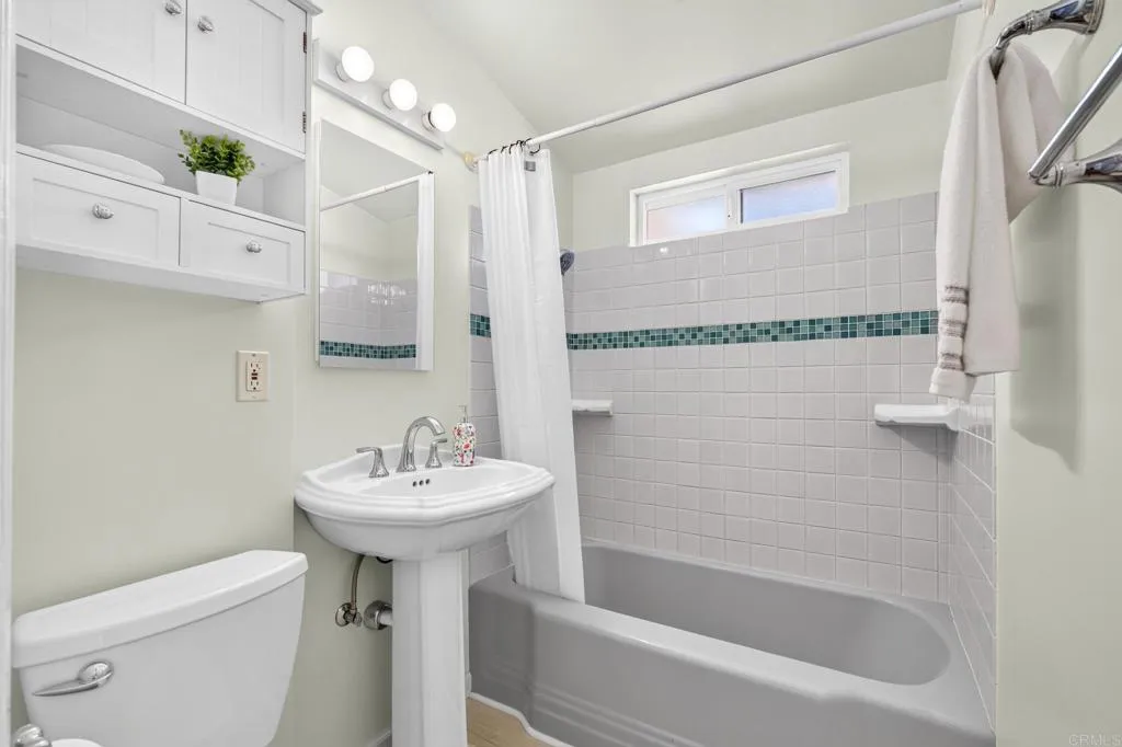 https://cdn.realtyfeed.com/cdn/127/306780294/2a2bf00eacfffc82e4d036b61bed38ef.webp