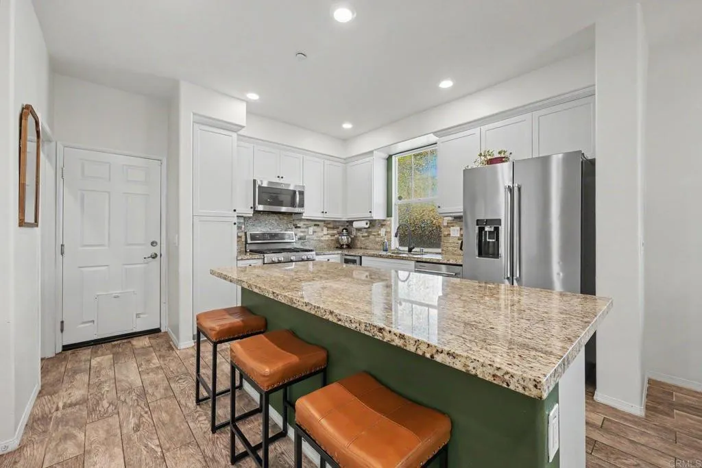 https://cdn.realtyfeed.com/cdn/127/306780316/062e0ea495428f425f7da550d1cfad92.webp