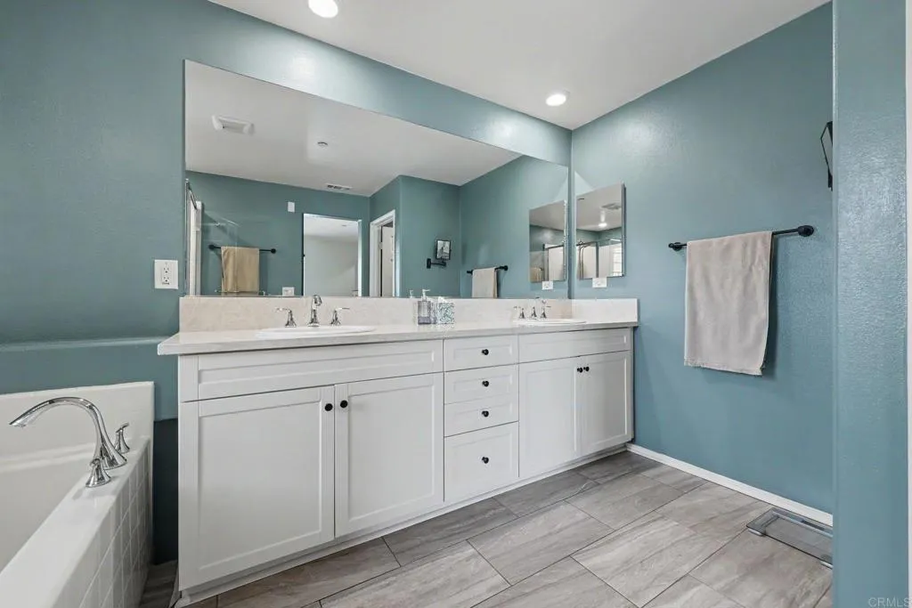 https://cdn.realtyfeed.com/cdn/127/306780316/4b70614434fb7477b121a1ad0b591ea4.webp
