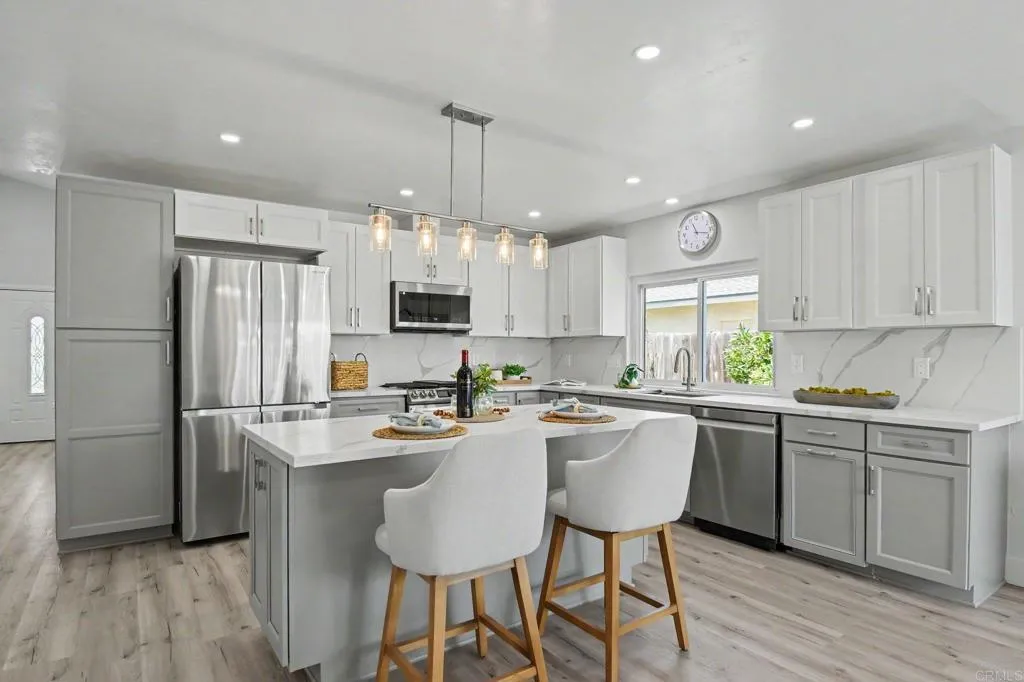 https://cdn.realtyfeed.com/cdn/127/306780329/63cdb229e96f3c01708ea800234627b1.webp