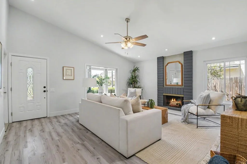 https://cdn.realtyfeed.com/cdn/127/306780329/6a6ab4c64c9ef1059d9798dae1d0f82f.webp