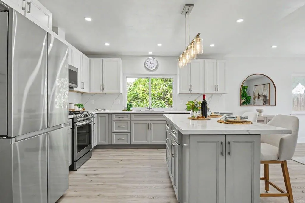 https://cdn.realtyfeed.com/cdn/127/306780329/899b2896cf00bc35507a6c949b99de75.webp