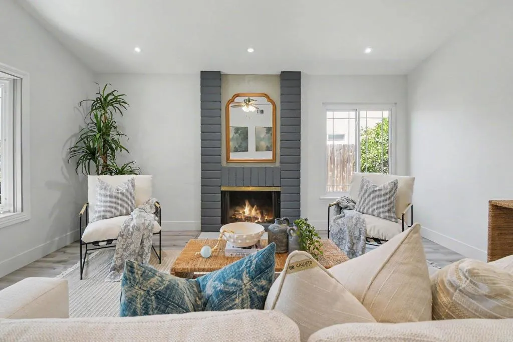 https://cdn.realtyfeed.com/cdn/127/306780329/915aadb221c5a345f806c69123941f3c.webp