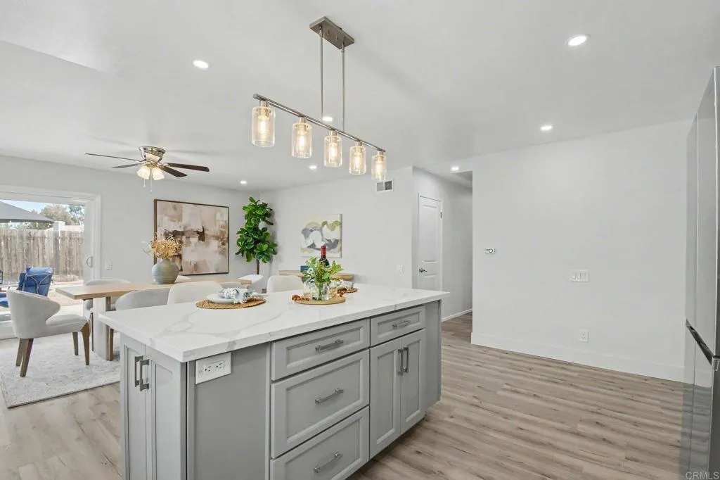 https://cdn.realtyfeed.com/cdn/127/306780329/baada44609f7670df1e88476ac4120a8.webp