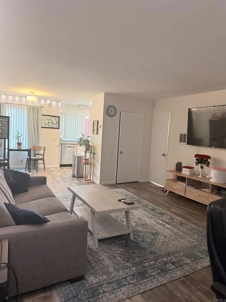 955 Postal Way Unit 2, Vista, CA 92083 - Main photo, Vista, CA