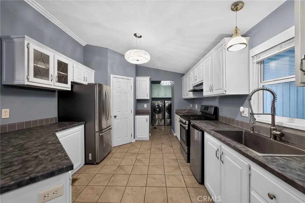 https://cdn.realtyfeed.com/cdn/127/306780351/037574fb7af7daab35aeb3c4762556bb.webp