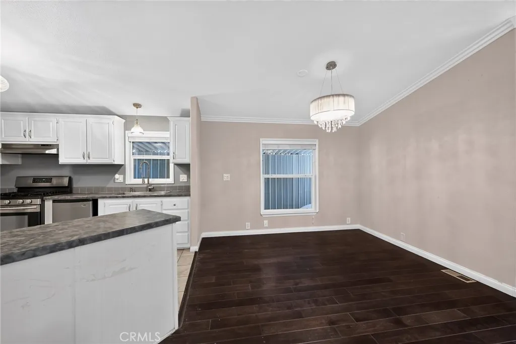 https://cdn.realtyfeed.com/cdn/127/306780351/6d96514c9b294e7b5546aa8749a4a99a.webp