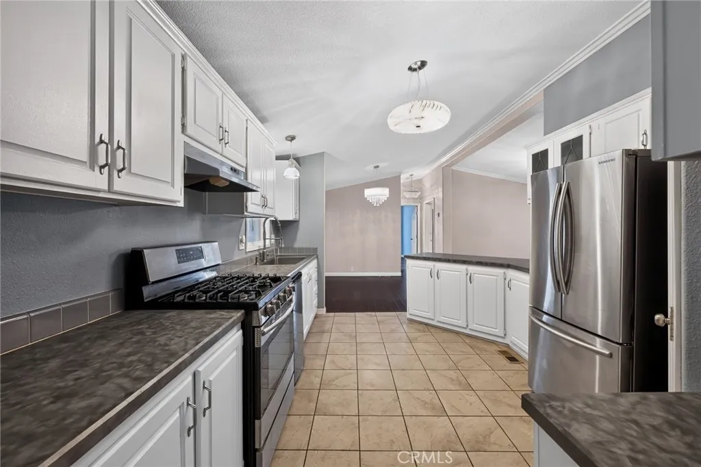 https://cdn.realtyfeed.com/cdn/127/306780351/8fc53dcc193b08e5925b69f009916ea9.webp