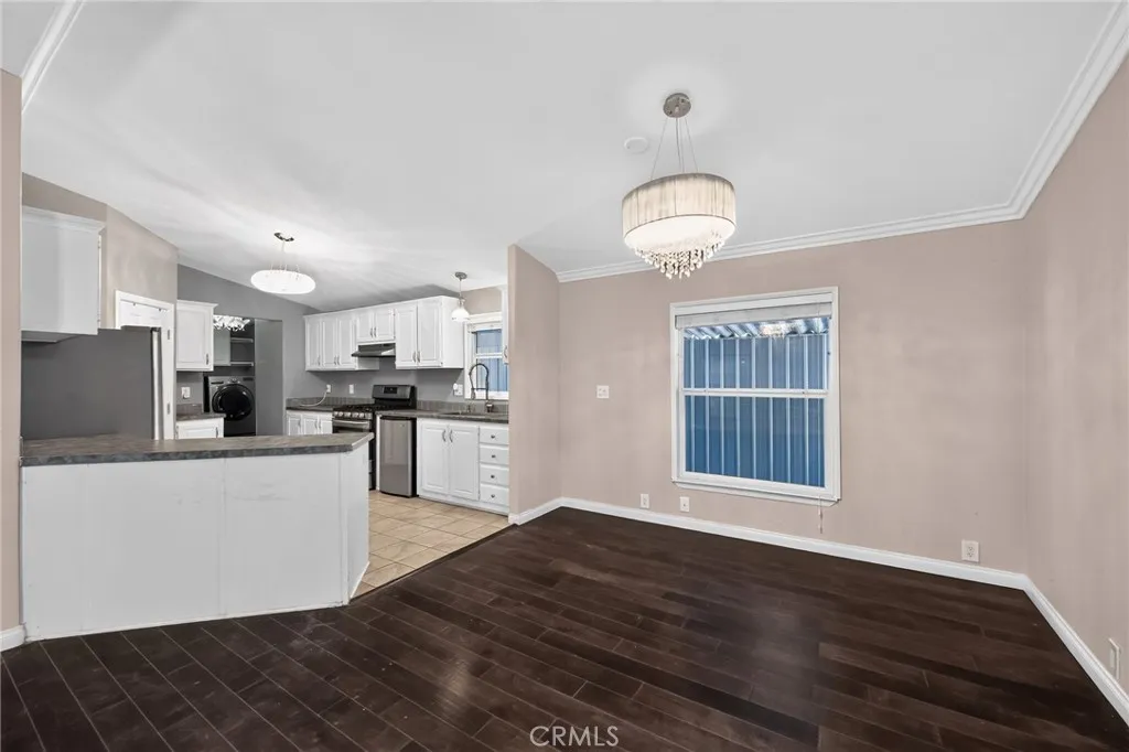 https://cdn.realtyfeed.com/cdn/127/306780351/8fe404f64c967e85392cd5544c0d8faf.webp